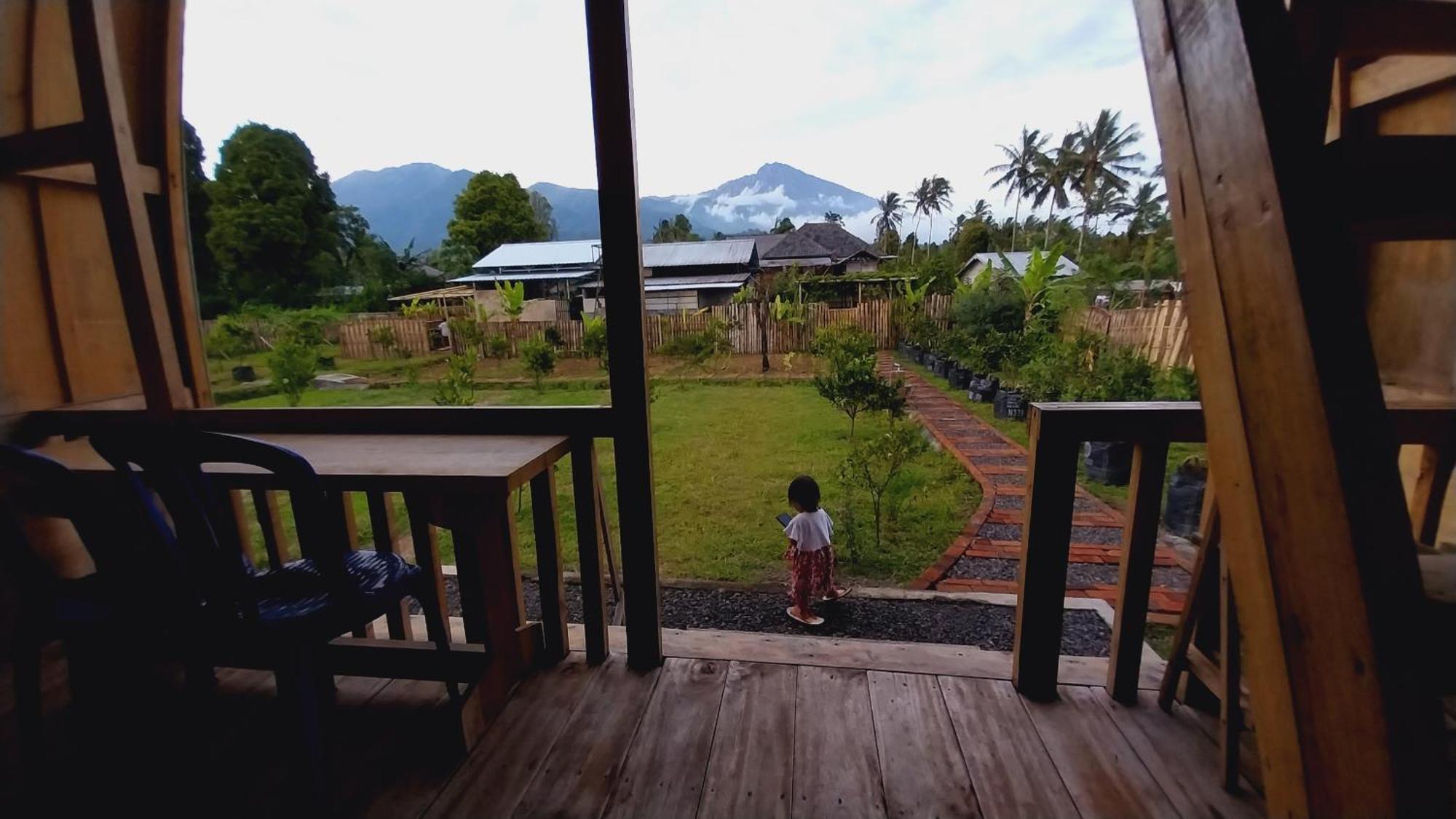 Raturinjani Homestay Selong Exterior foto