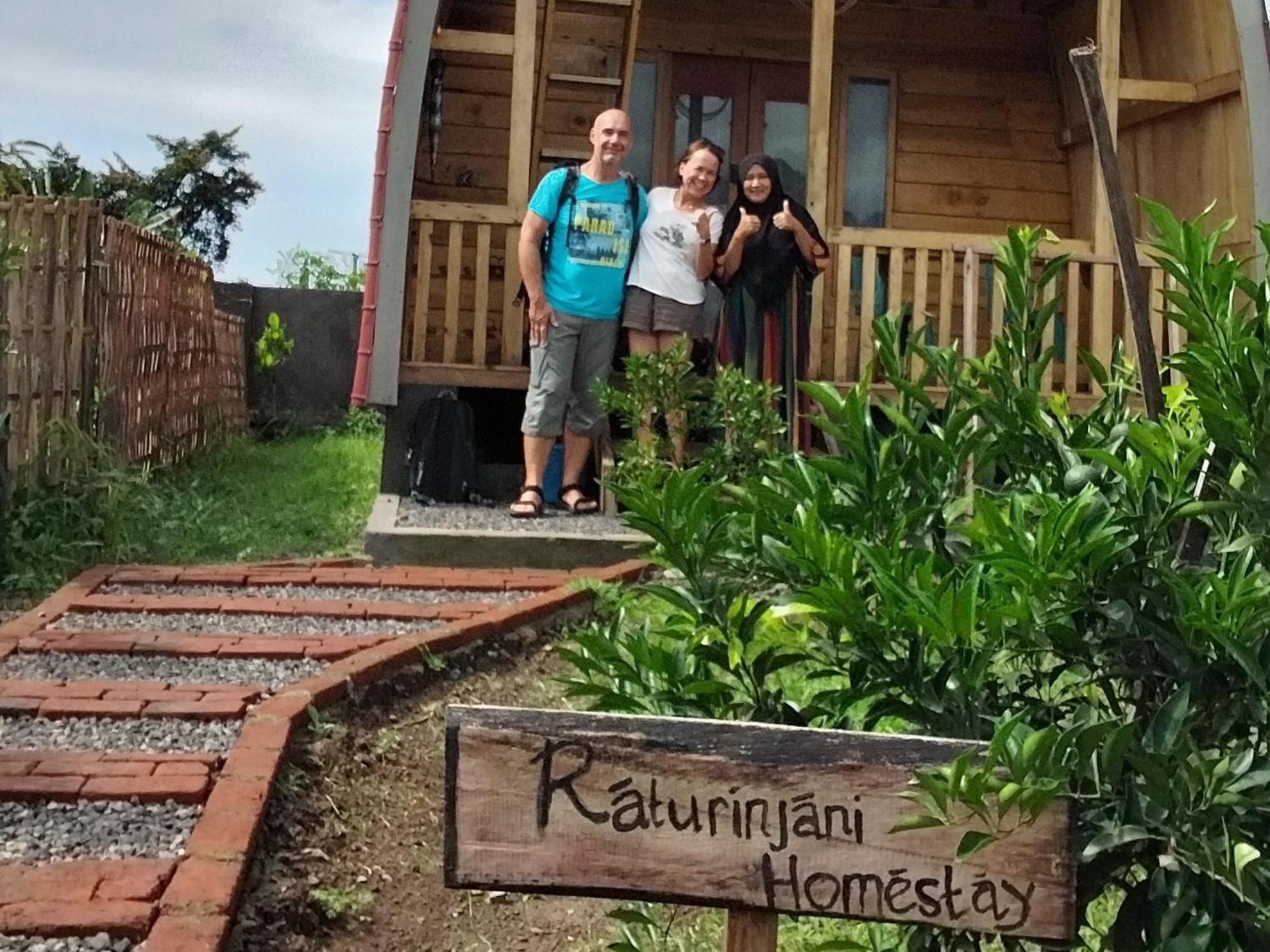 Raturinjani Homestay Selong Exterior foto